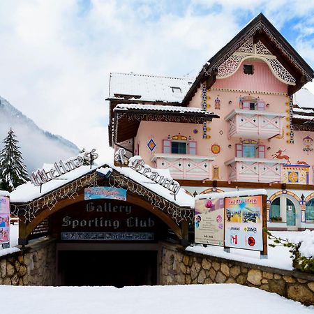 Hotel Soreghes Gran Chalet Campitello di Fassa Dış mekan fotoğraf