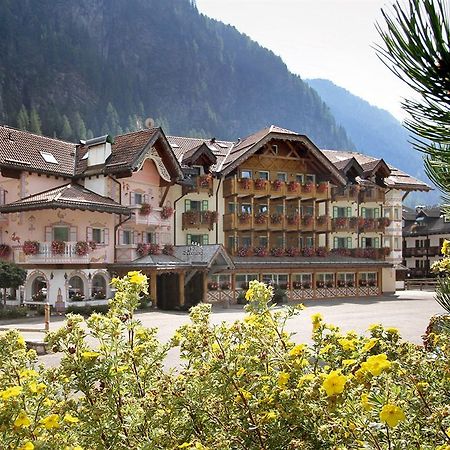Hotel Soreghes Gran Chalet Campitello di Fassa Dış mekan fotoğraf