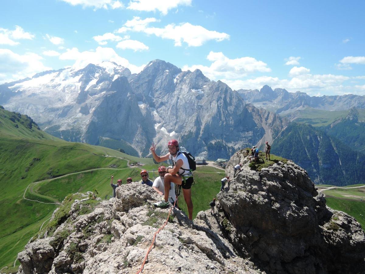 Hotel Soreghes Gran Chalet Campitello di Fassa Dış mekan fotoğraf