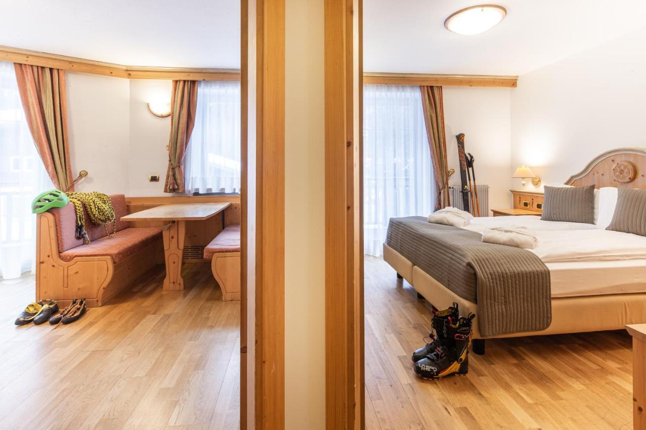 Hotel Soreghes Gran Chalet Campitello di Fassa Dış mekan fotoğraf