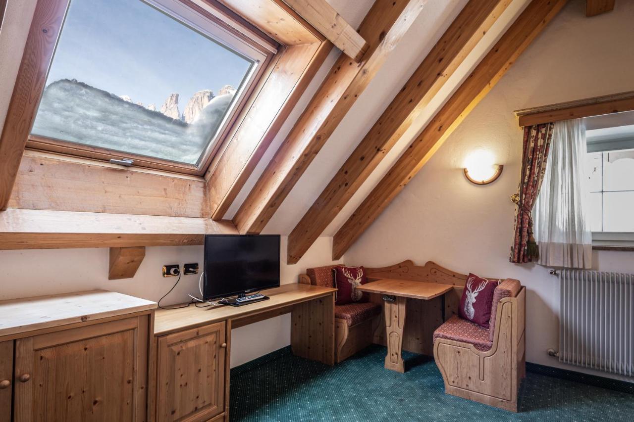 Hotel Soreghes Gran Chalet Campitello di Fassa Dış mekan fotoğraf