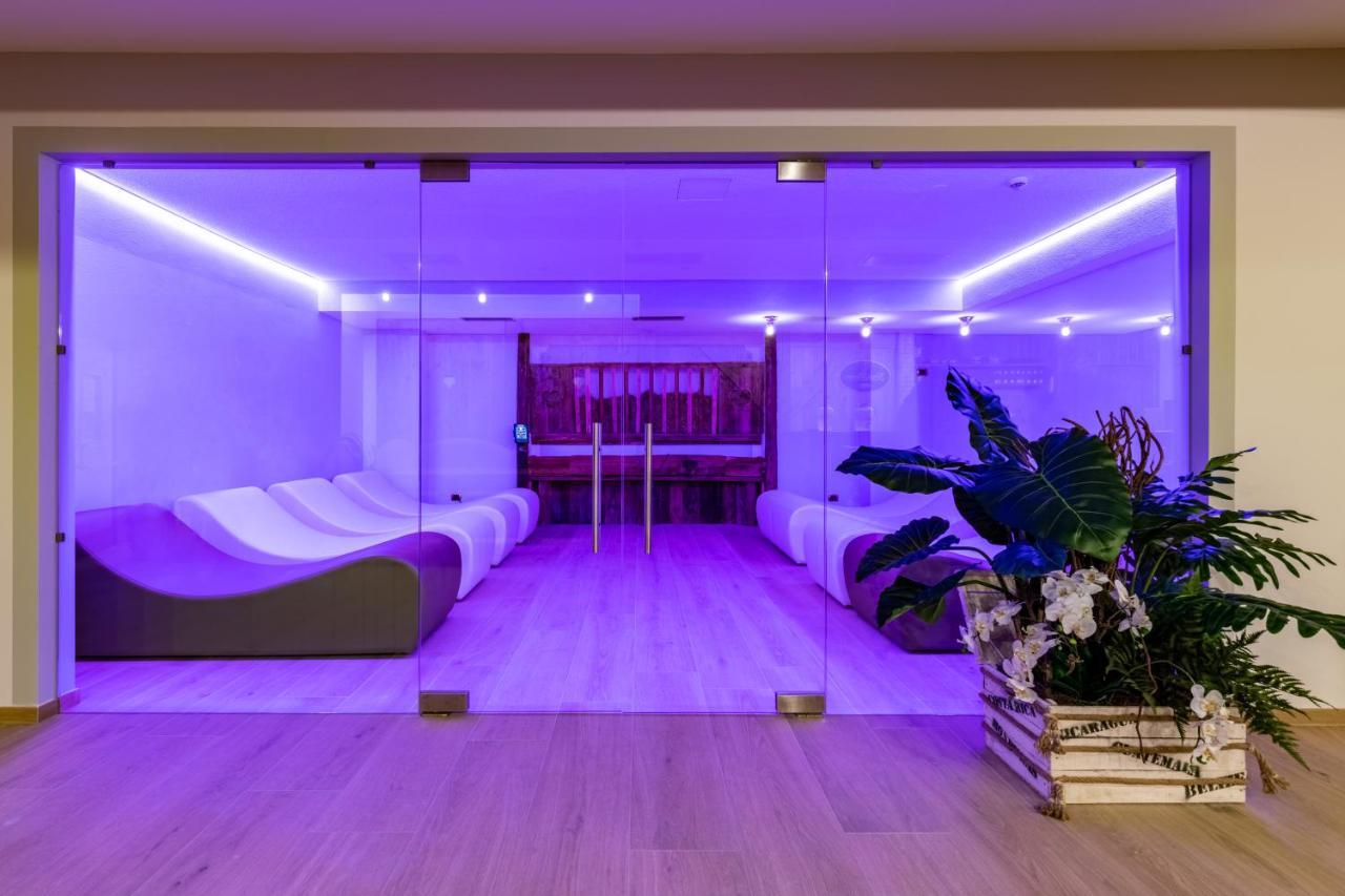 Hotel Soreghes Gran Chalet Campitello di Fassa Dış mekan fotoğraf