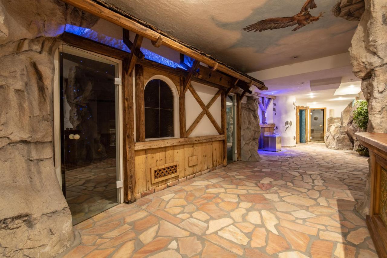 Hotel Soreghes Gran Chalet Campitello di Fassa Dış mekan fotoğraf