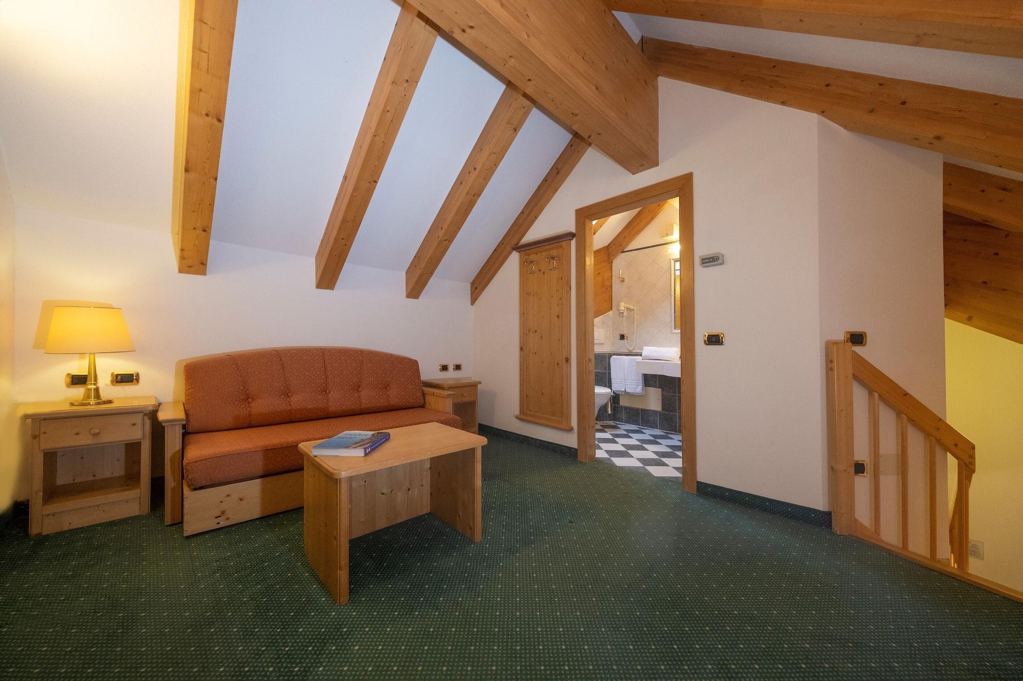 Hotel Soreghes Gran Chalet Campitello di Fassa Dış mekan fotoğraf
