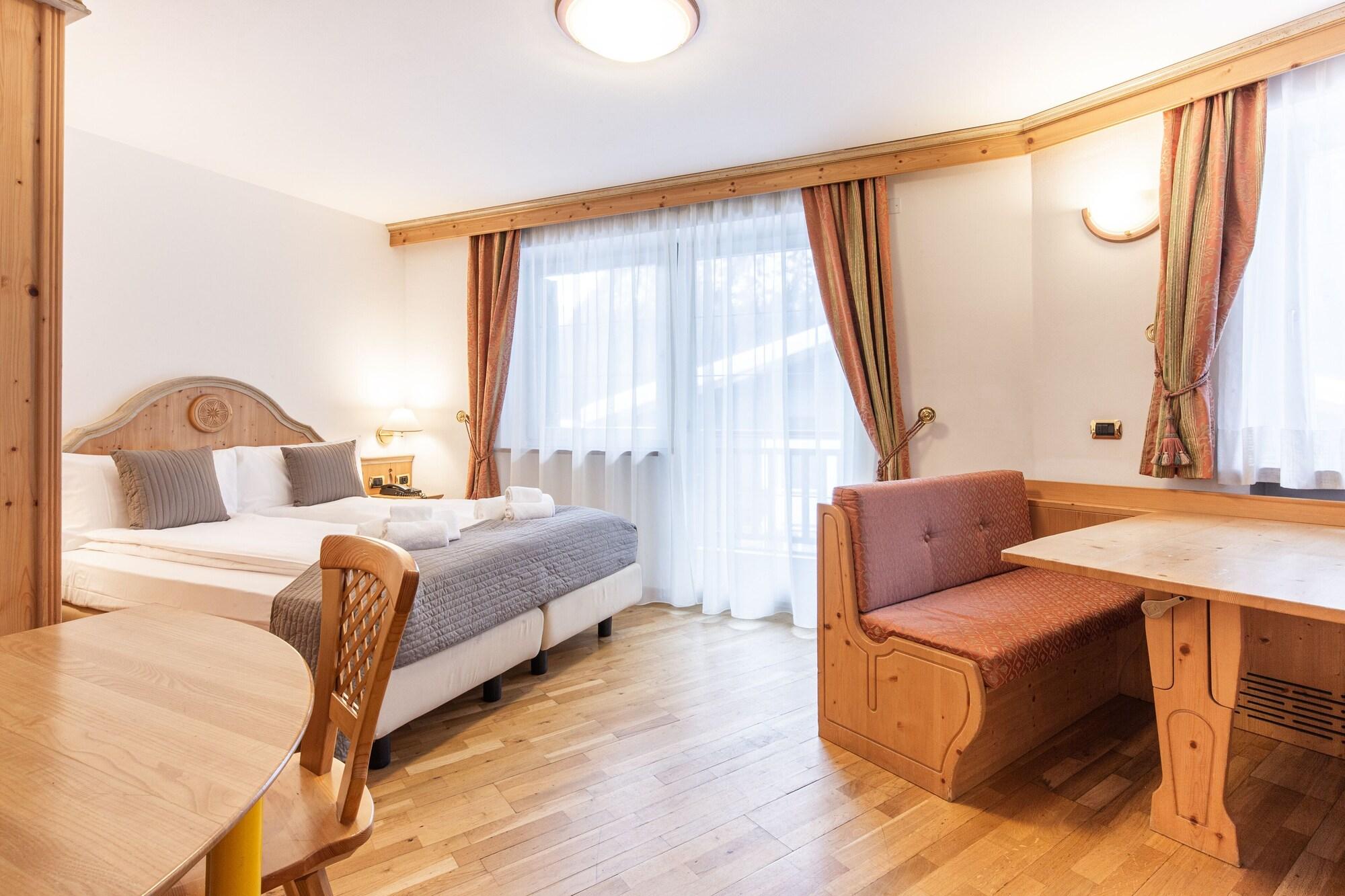 Hotel Soreghes Gran Chalet Campitello di Fassa Dış mekan fotoğraf